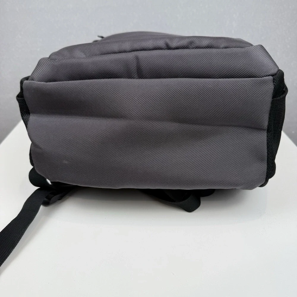 ARCTIC HUNTER Men Laptop Business Waterproof Backpack School Bag Black Gray
